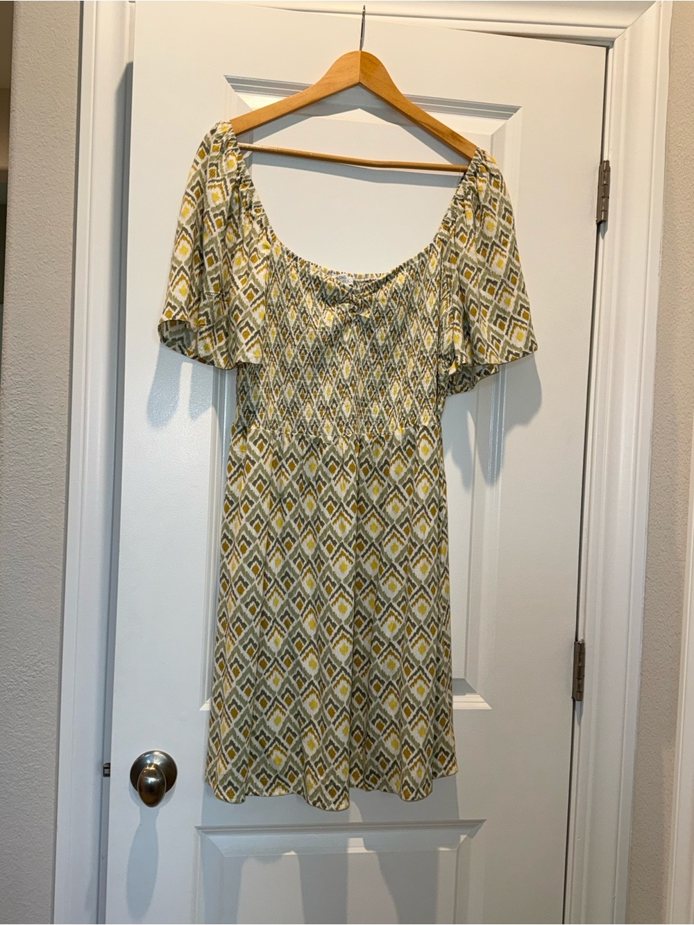 Market & Spruce Yellow and Olive Geometric Short-Sleeve Dress